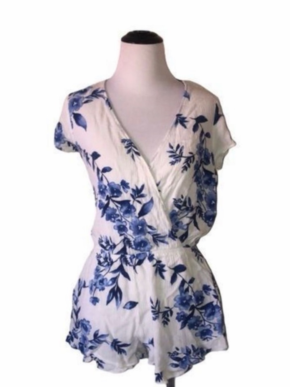 Mimi chica medium floral‎ surplice romper
